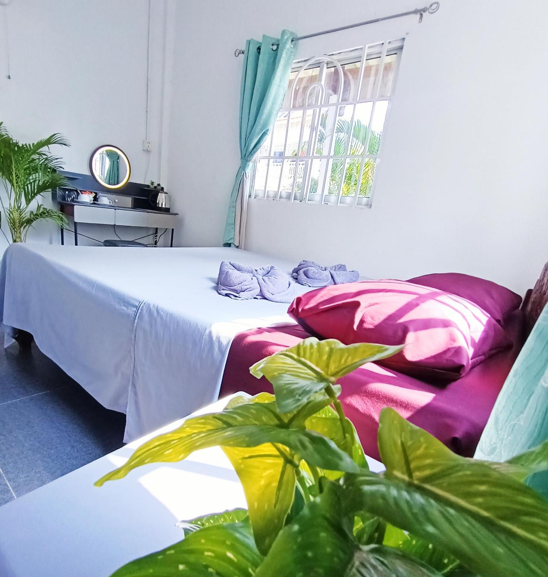 Sam'S Guesthouse M'Pai Bay Đảo Koh Rong Samloem Ngoại thất bức ảnh